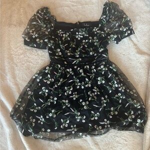 Black Floral Embroidered Short Sleeve Skater Dress (SM)